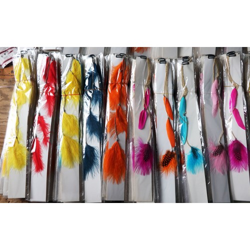 Cadena de metal con clip de seis colores Pluma de caña Rayas flotantes estampadas para el cabello Cabello sintético preadherido Extensiones compuestas para el cabello con plumas