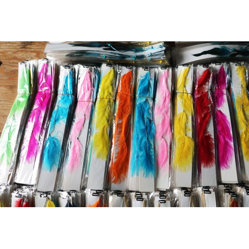 Cadena de metal con clip de seis colores Pluma de caña Rayas flotantes estampadas para el cabello Cabello sintético preadherido Extensiones compuestas para el cabello con plumas